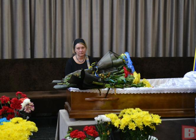 Новини Хмельницького - фото з “Він - наша гордість”. Хмельницький попрощався з воїном Олексієм Лопатіним