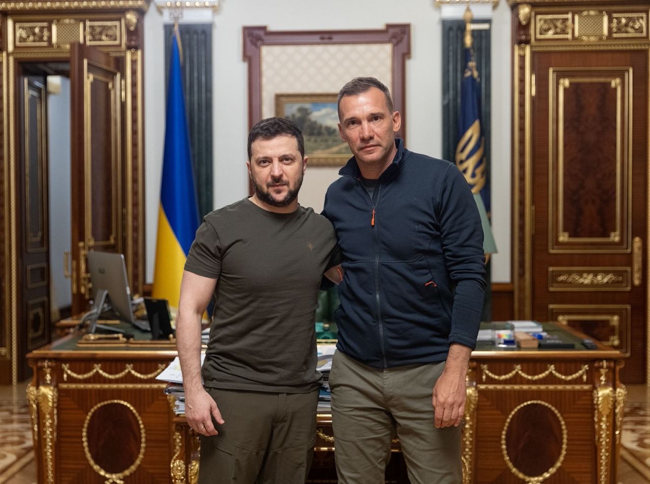 Новини Хмельницького - фото з Хмельничани виставили на аукціон раритетну бутсу футболіста Андрія Шевченка
