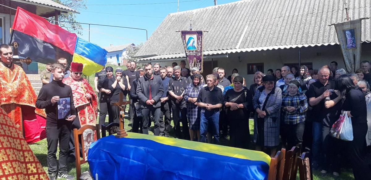Новини Тернополя - фото з Єдиний син у батьків загинув на війні. На Тернопільщині прощаються з Олександром Саєцьким