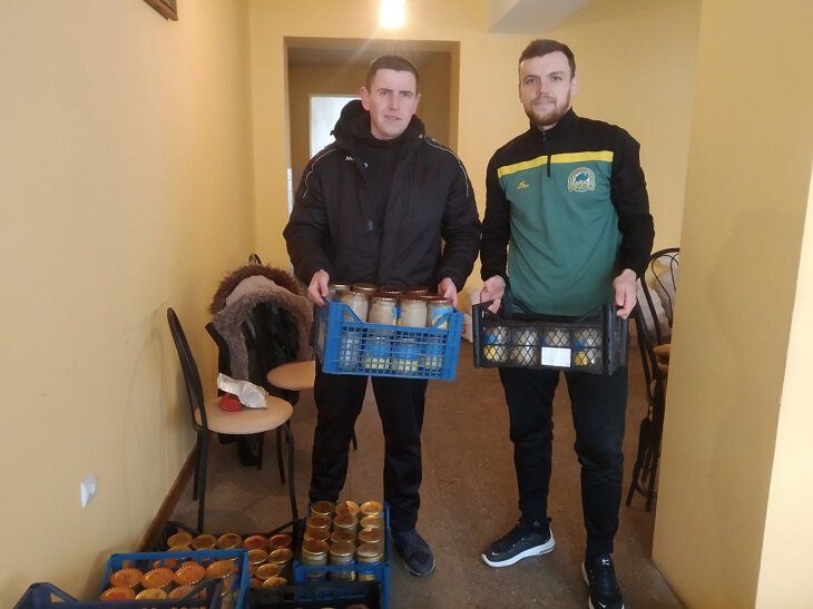 Новини Тернополя - фото з Замість тренувань і матчів — готують паштети для ЗСУ. Чи є загроза існуванню тернопільської «Ниви»?