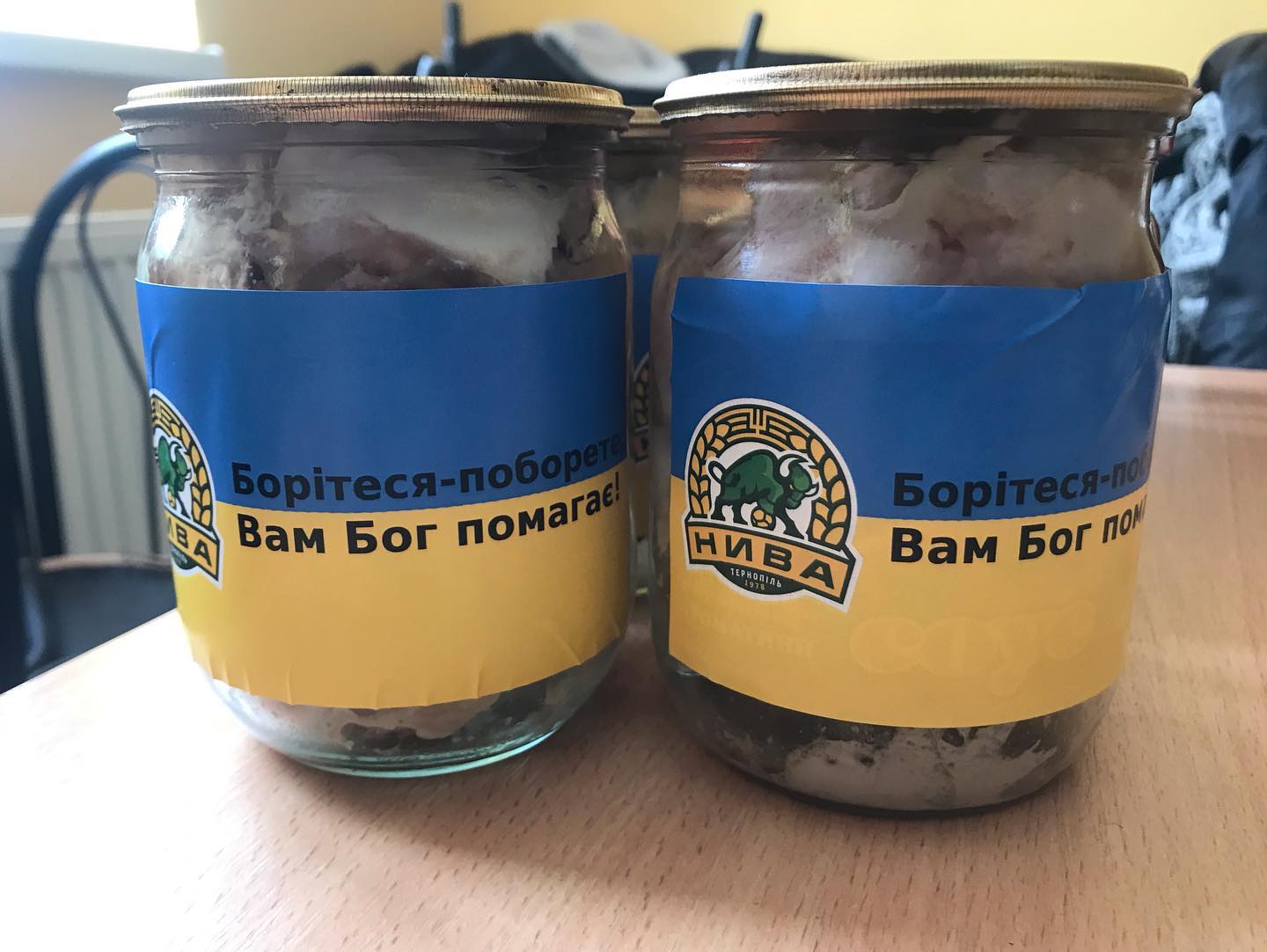 Новини Тернополя - фото з Замість тренувань і матчів — готують паштети для ЗСУ. Чи є загроза існуванню тернопільської «Ниви»?