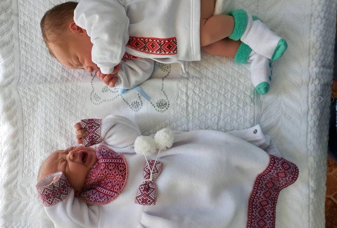 Новини Тернополя - фото з Фото дня: немовлята Тернопільщини отримали свою першу вишиванку