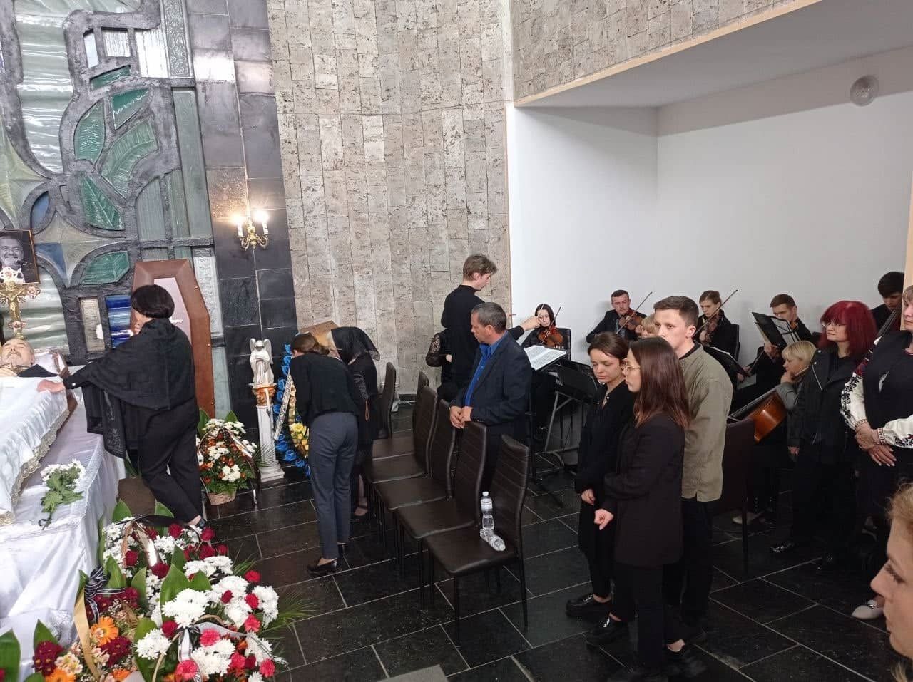 Новини Тернополя - фото з Тернопіль прощається зі знаним поетом та культурним діячем Олексадром Смиком