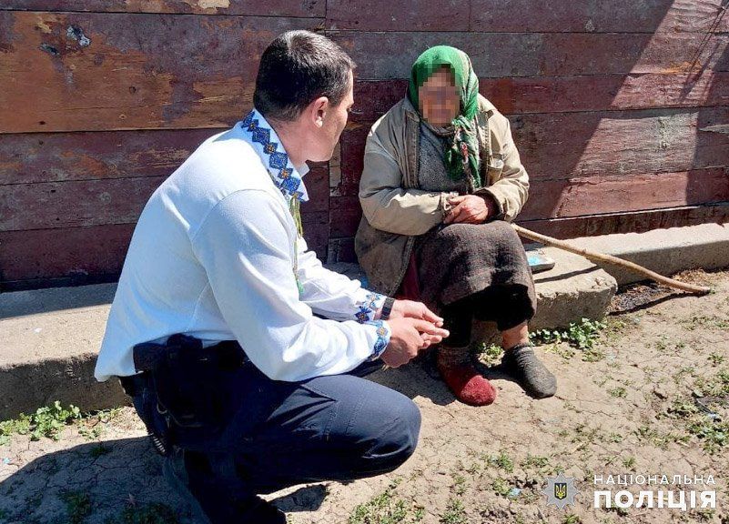 Новини Хмельницького - фото з На Хмельниччині поліцейські врятували життя прикутій до ліжка пенсіонерці (ФОТО)