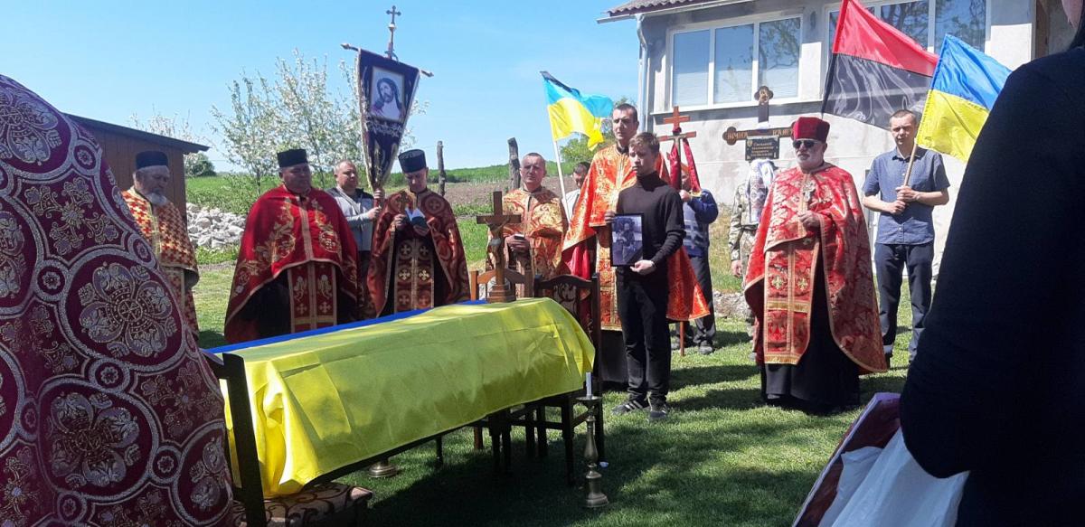 Новини Тернополя - фото з Єдиний син у батьків загинув на війні. На Тернопільщині прощаються з Олександром Саєцьким