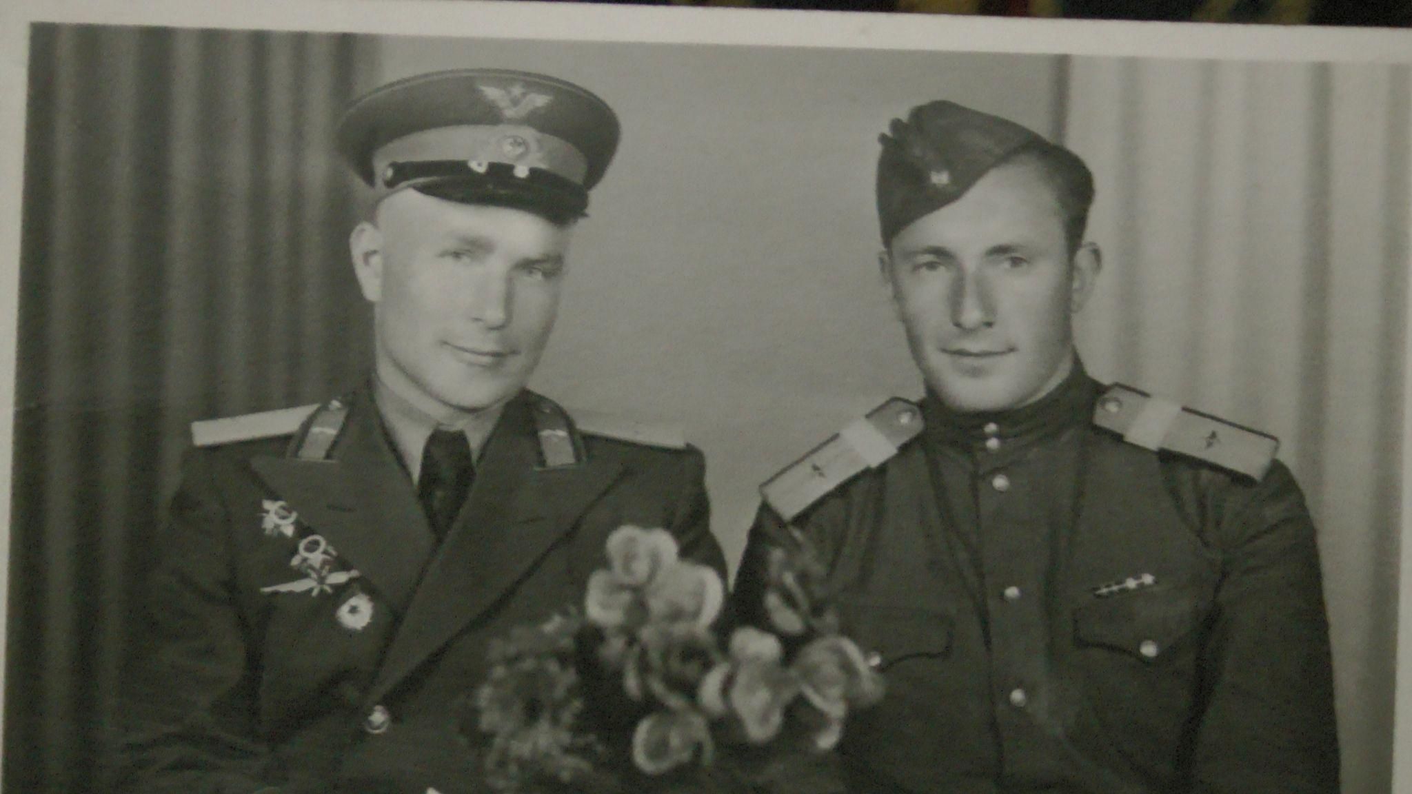 Новини Вінниці - фото з Вінницькому льотчику-ветерану Другої світової виповнюється сто років. 72 з них поруч — кохана Єлизавета