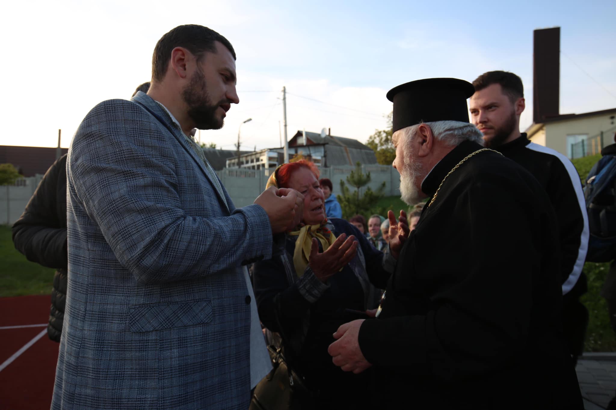 Новини Хмельницького - фото з “Геть московський патріархат”: як церква у Лезневому переходила до ПЦУ (ФОТО)