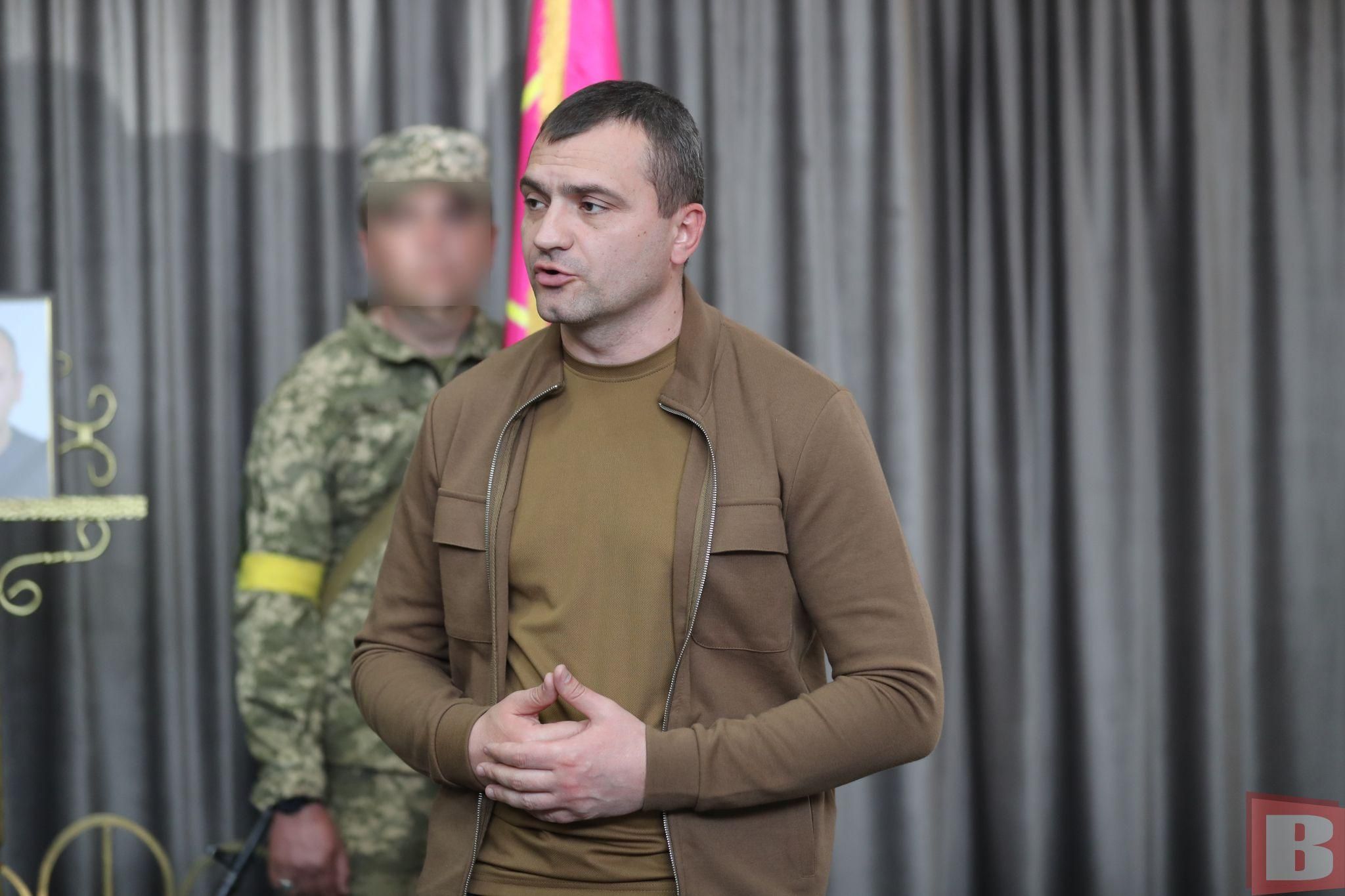 Новини Хмельницького - фото з «Як дітям рости без батька?» У Хмельницькому попрощалися з військовим Миколою Глєбічевим (ФОТО)