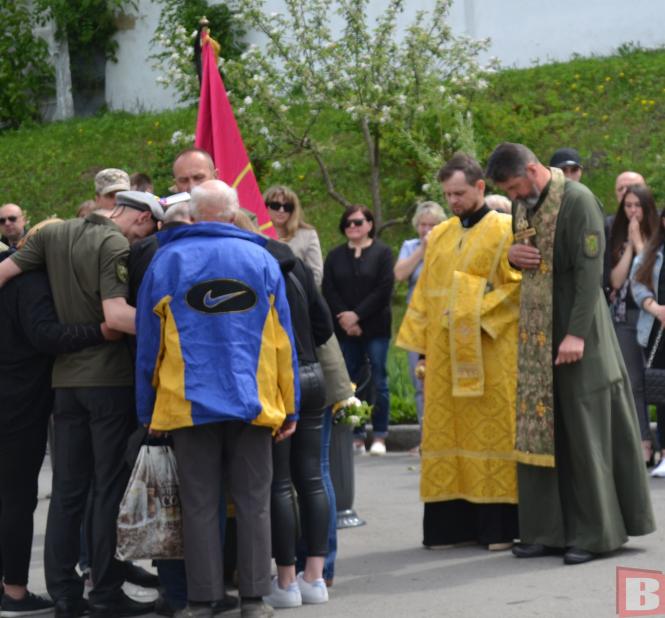 Новини Хмельницького - фото з “Всі хлопці за ним тягнулись”. Хмельницький провів у вічність 49-річного Ігоря Кузя