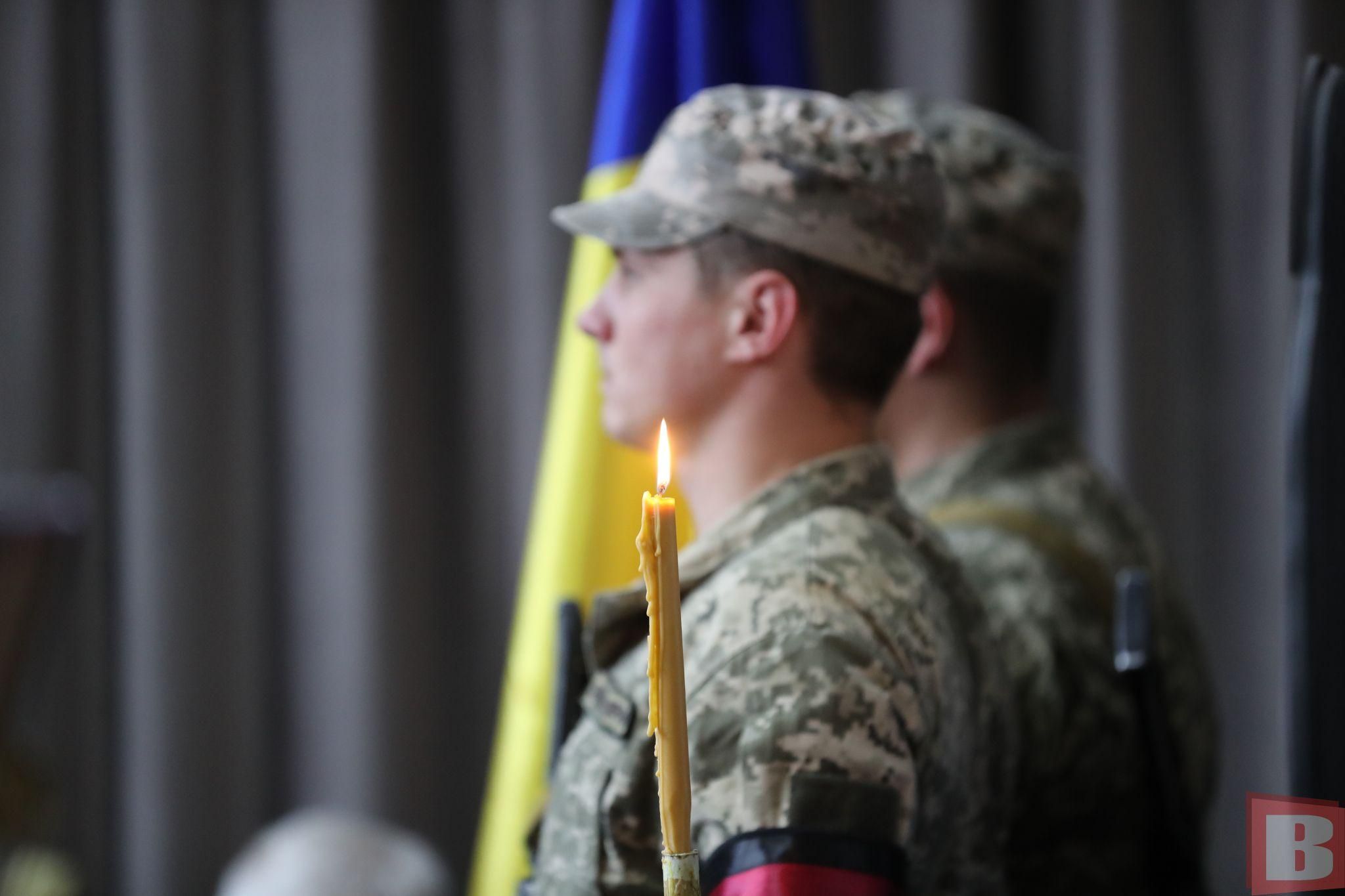 Новини Хмельницького - фото з «Як дітям рости без батька?» У Хмельницькому попрощалися з військовим Миколою Глєбічевим (ФОТО)