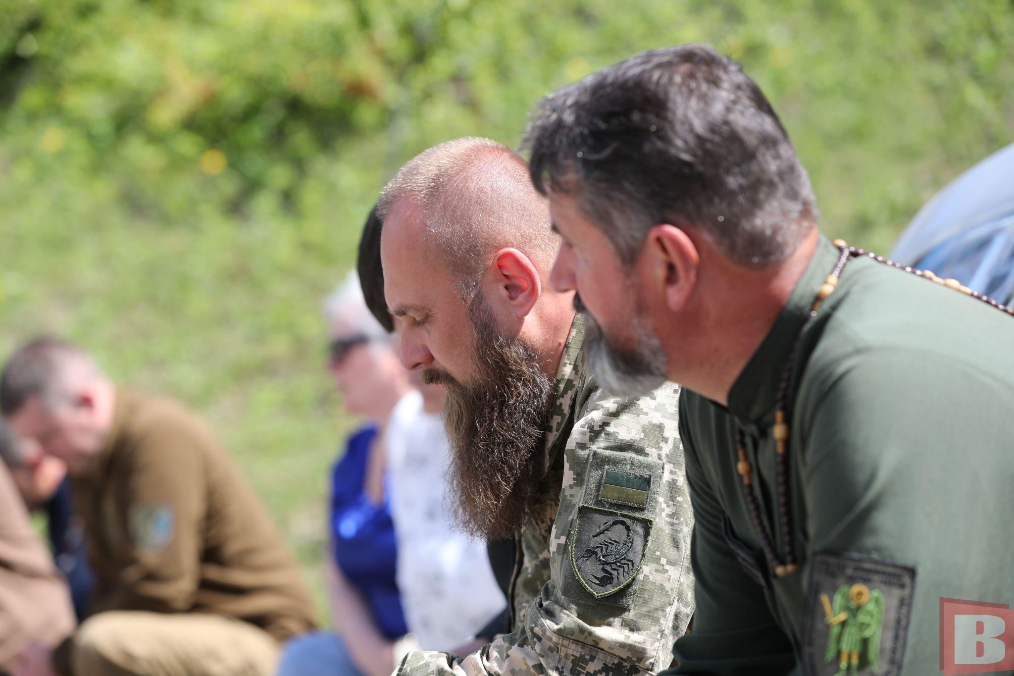 Новини Хмельницького - фото з «Як дітям рости без батька?» У Хмельницькому попрощалися з військовим Миколою Глєбічевим (ФОТО)