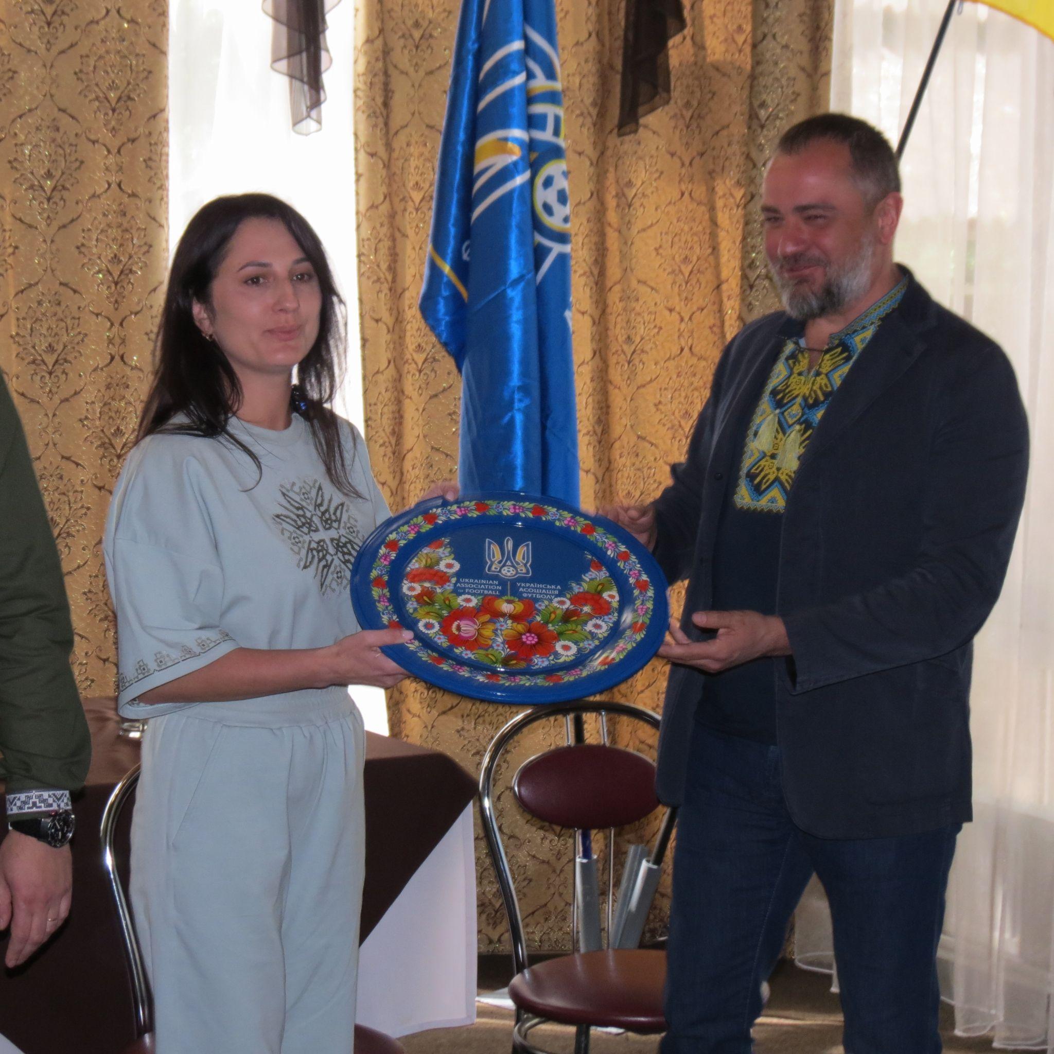 Новини Вінниці - фото з Президент АФУ, який завітав до Вінниці, підтримав план побудови у нашому місті сучасного стадіону