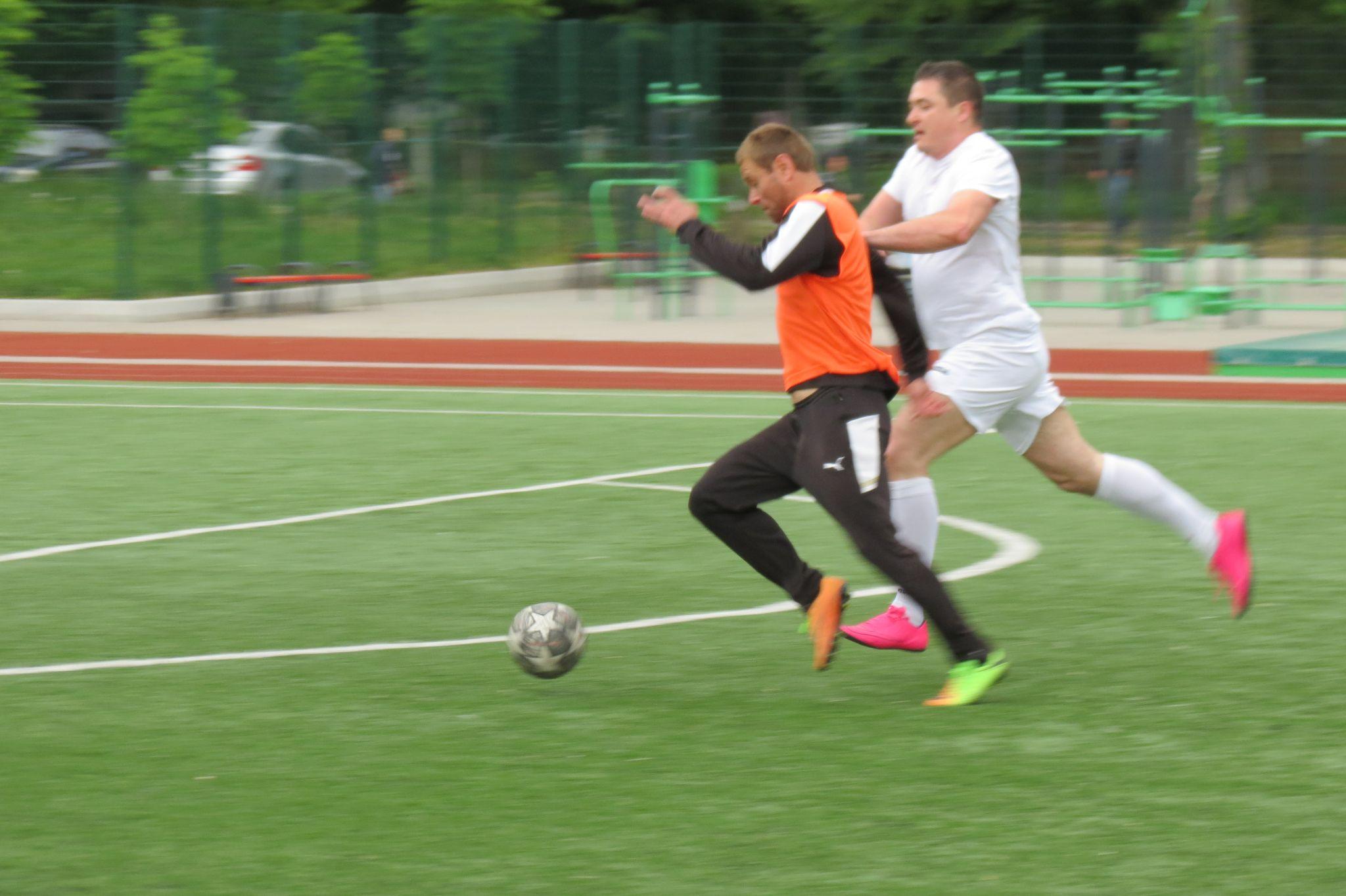 Новини Вінниці - фото з «Нива» проти «Світанку». У щорічному дербі ветеранів футболу міста збирали кошти для ЗСУ