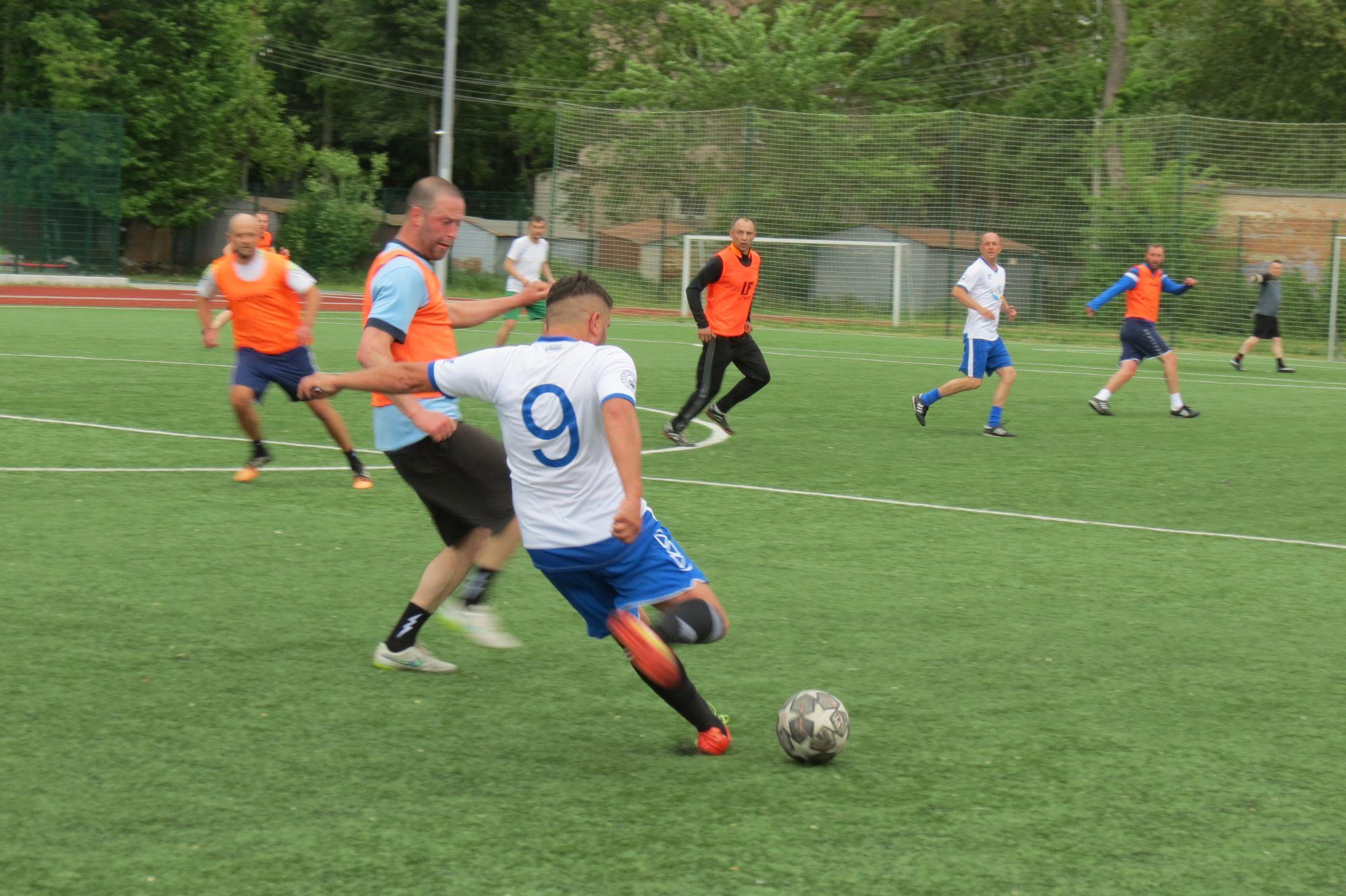 Новини Вінниці - фото з «Нива» проти «Світанку». У щорічному дербі ветеранів футболу міста збирали кошти для ЗСУ