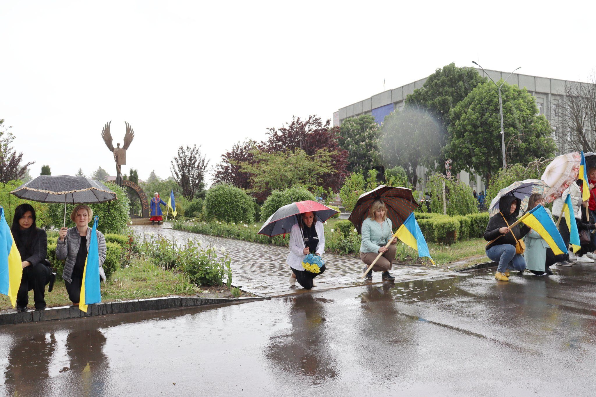 Новини Хмельницького - фото з Йому назавжди залишиться 21: на Хмельниччині попрощались з Ярославом Комаровим