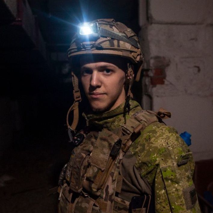 Новини Хмельницького - фото з Під Ізюмом поранено 20-річного бійця з Кам’янця. Як можна допомогти