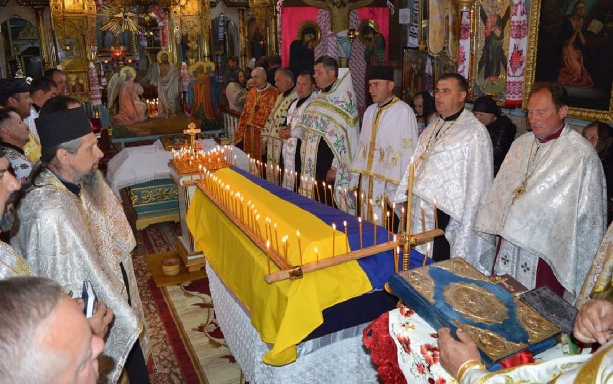 Новини Тернополя - фото з П'ятимісячний Ярчик ніколи не побачить свого тата-Героя. Тернопільщина прощається з Дмитром Головком