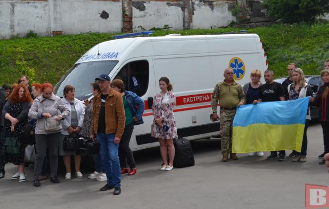 Новини Хмельницького - фото з “Таточку, дай потримаю тебе за руку”. У Хмельницькому прощались з Олександром Гарадчуком