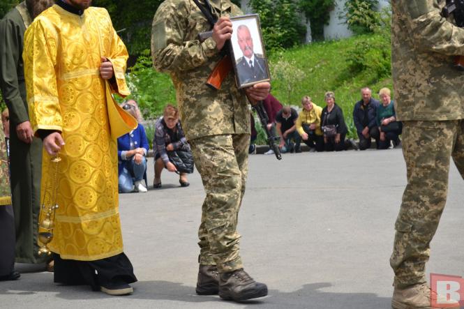 Новини Хмельницького - фото з “Таточку, дай потримаю тебе за руку”. У Хмельницькому прощались з Олександром Гарадчуком
