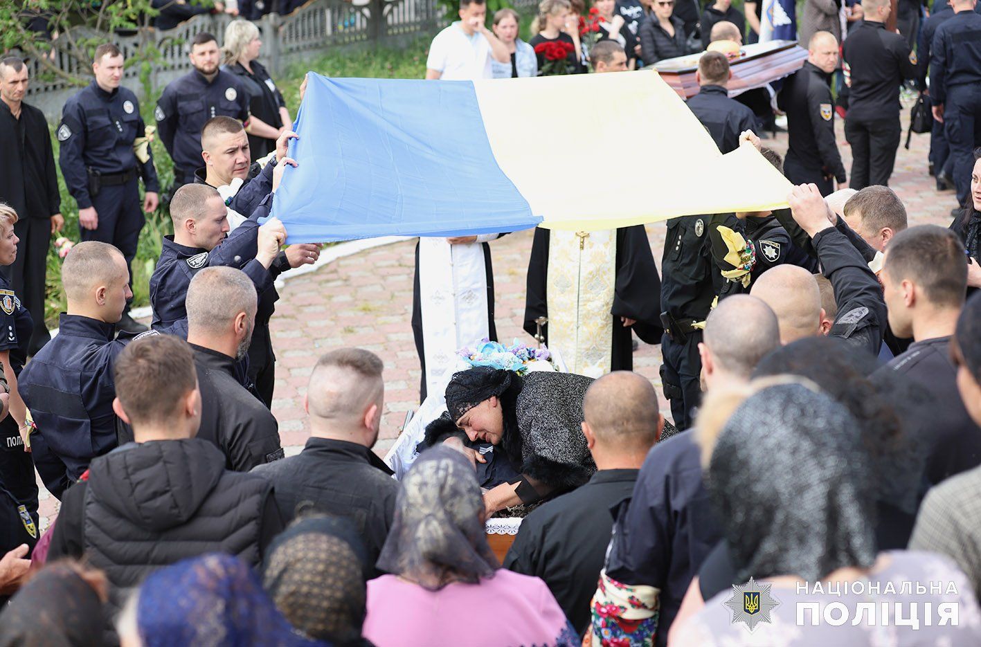 Новини Хмельницького - фото з На 	Хмельниччині  попрощались із полеглим на війні поліцейським Ігорем Махлаєм