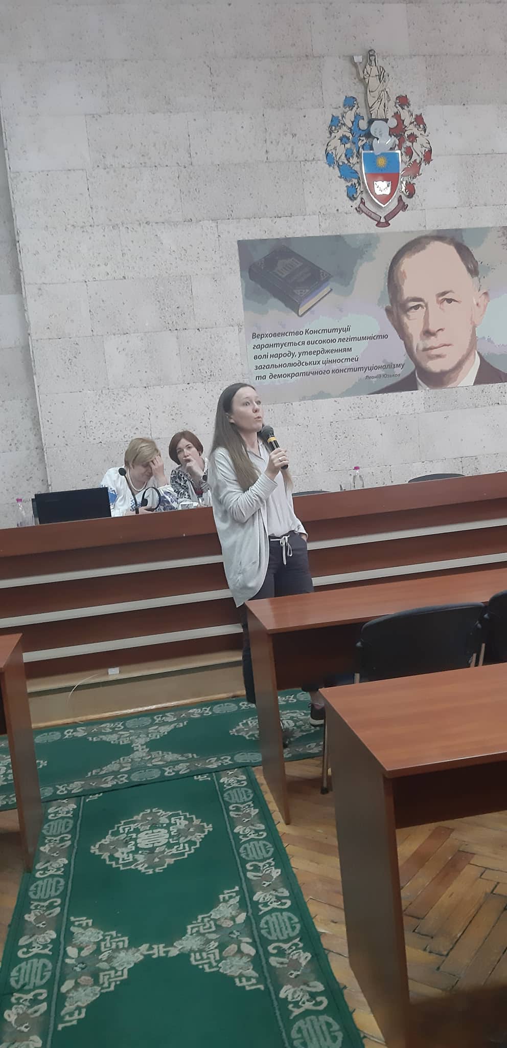 Новини Хмельницького - фото з Камінчики на щастя з Колорадо: в Хмельницькому триває міжнародна конференція з психотерапії (ФОТО)