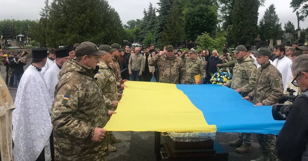 Новини Тернополя - фото з З нареченою познайомився на сході і планував одружитись. Тернопільщина прощається з Ярославом Кондратюком