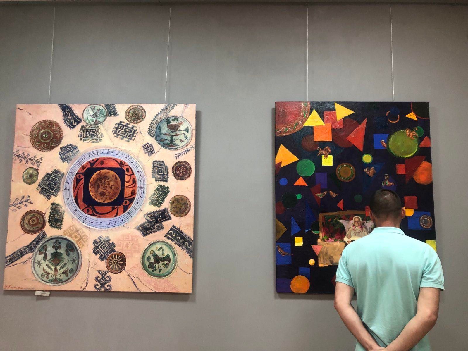 Новини Вінниці - фото з Запрошує навіть тих, з ким «побив горшки». Володимир Козюк відкрив виставки до 50-річного ювілею