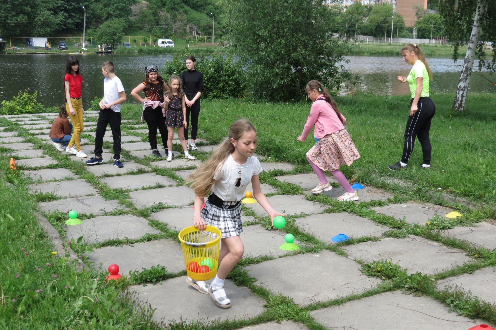 Новини Вінниці - фото з Спортсмени спільно з правоохоронцями влаштували свято для вимушених переселенців