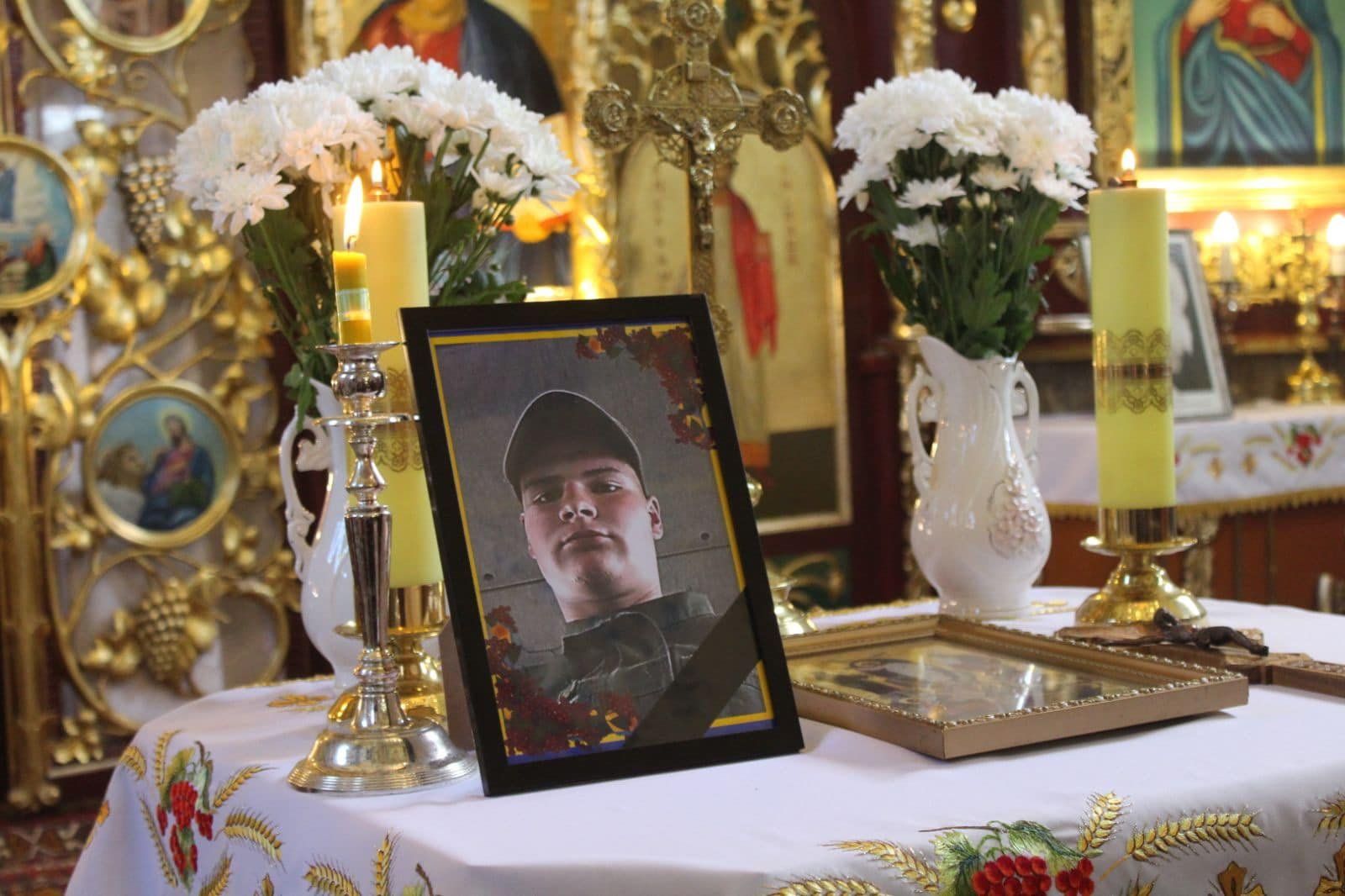 Новини Тернополя - фото з На Тернопільщині попрощалися з військовим Святославом Струсом