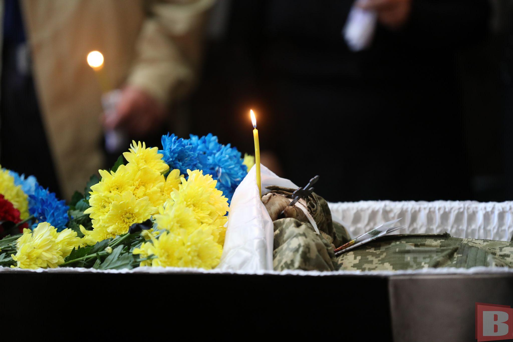 Новини Хмельницького - фото з «Хотів миру й спокою»: хмельничани попрощалися з військовим Сергієм Новіковим (ФОТО)