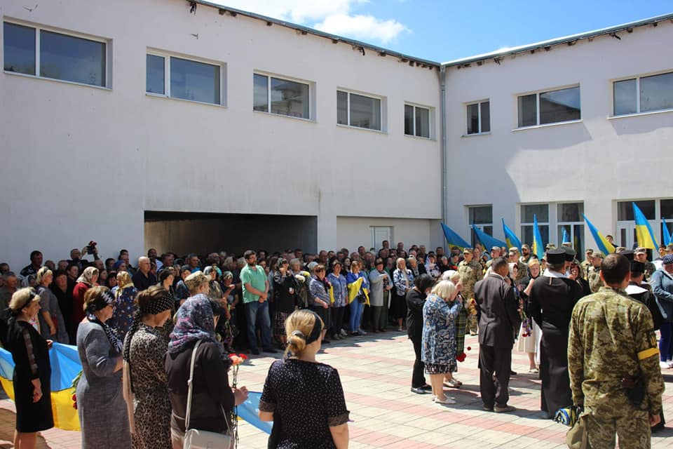 Новини Хмельницького - фото з У Старій Синяві попрощалися із педагогом Ігорем Русим, що загинув на війні