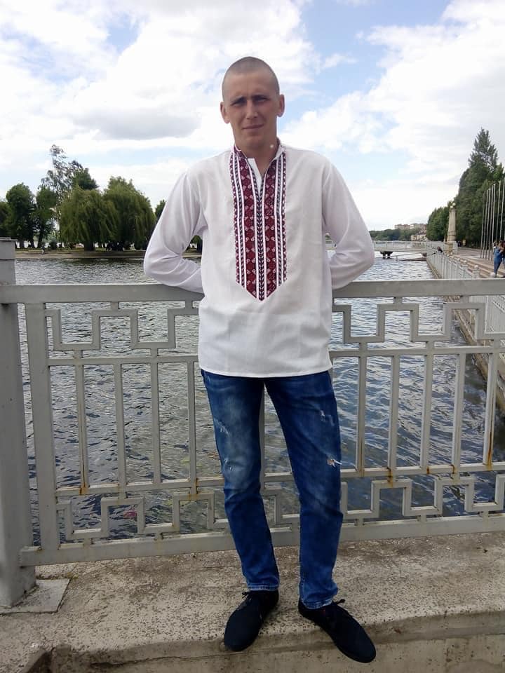 Новини Тернополя - фото з Не зрадив військову присягу у кривавих боях! На Збаражчині прощаються з Героєм В’ячеславом Власенком