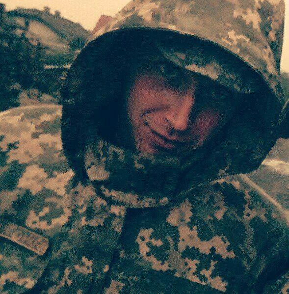Новини Тернополя - фото з Не зрадив військову присягу у кривавих боях! На Збаражчині прощаються з Героєм В’ячеславом Власенком