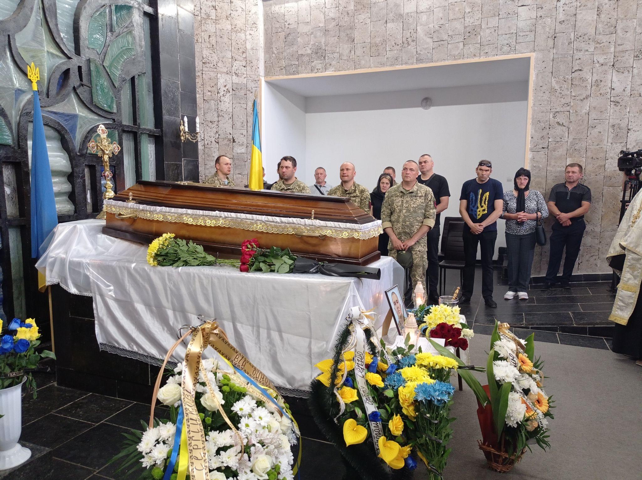 Новини Тернополя - фото з У Тернополі прощають з бойовим медиком Сергієм Шишковським, який загинув за Україну