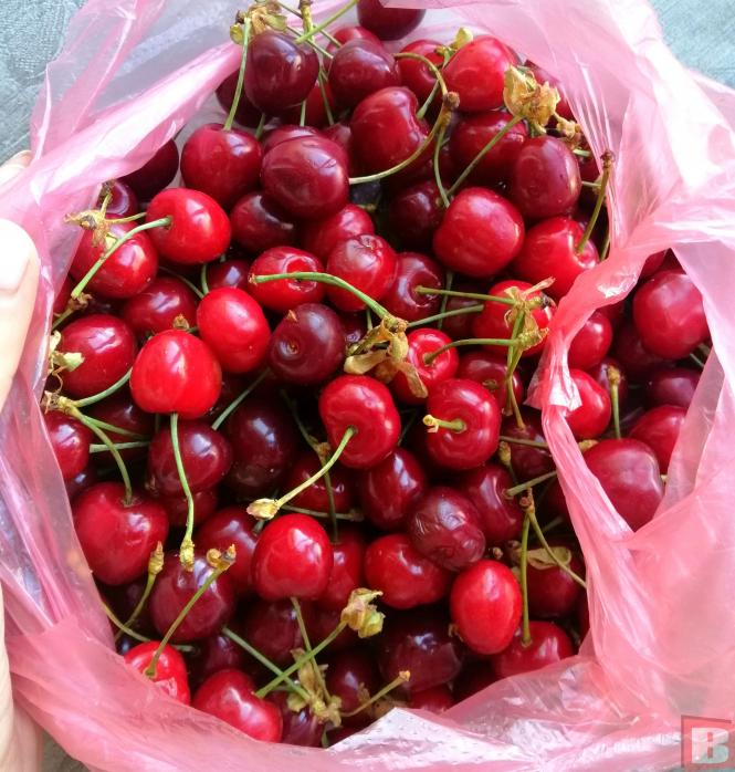 Новини Хмельницького - фото з Сезонні ягоди у Хмельницькому: звідки привозять і за скільки продають