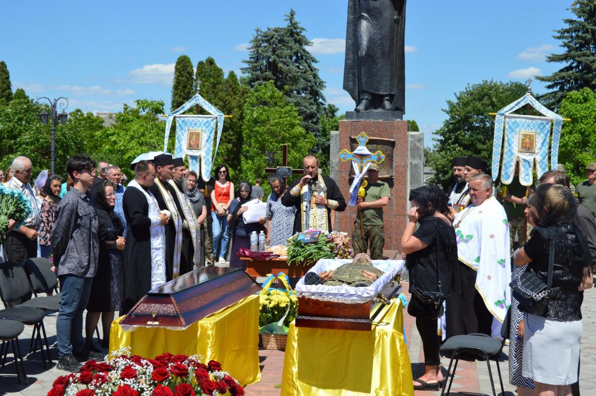 Новини Тернополя - фото з «Будь сильною дівчинкою» — останнє, що написав дружині. Прощаються з Героєм Володимиром Нечаєм