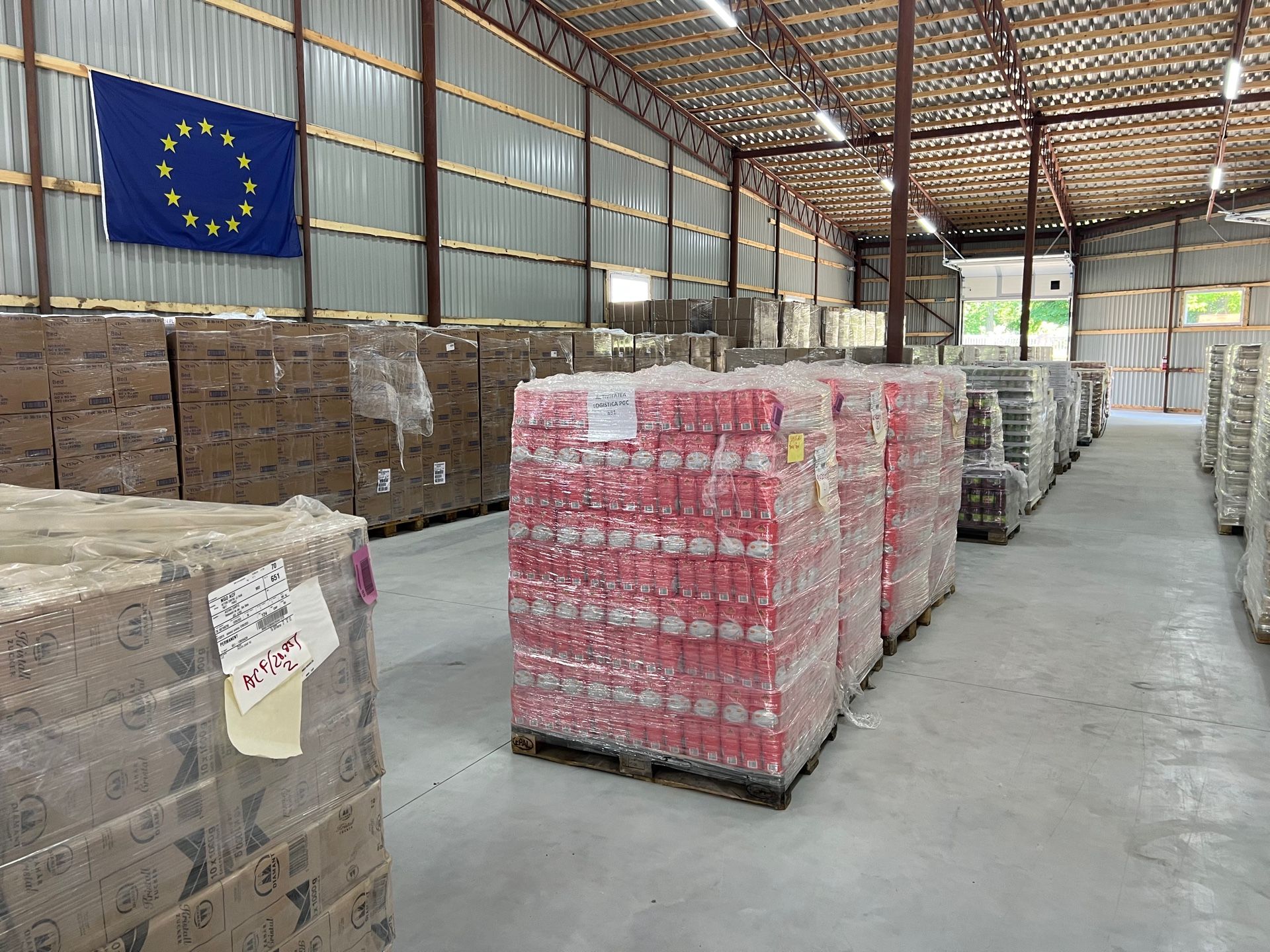 Новини Вінниці - фото з У Вінниці Євросоюз відкрив гуманітарний хаб: будуть возити допомогу постраждалим