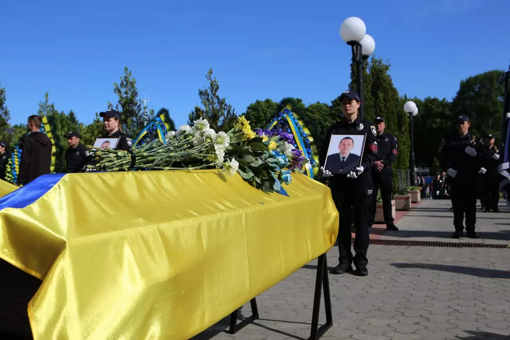 Новини Вінниці - фото з «Мовчить телефон, не дзвонить мій синочок». Мама і близькі про загиблого кордівця Ігоря Подзігуна
