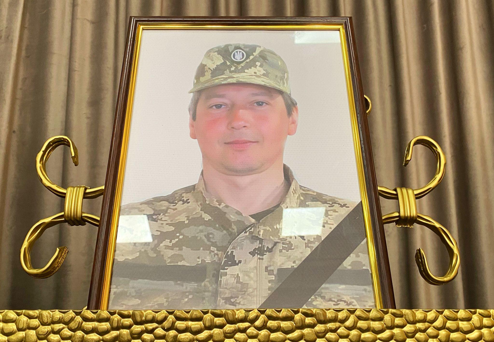 Новини Хмельницького - фото з «Тато буде бачити нас з неба». На війні загинув батько трьох дітей з Хмельницького