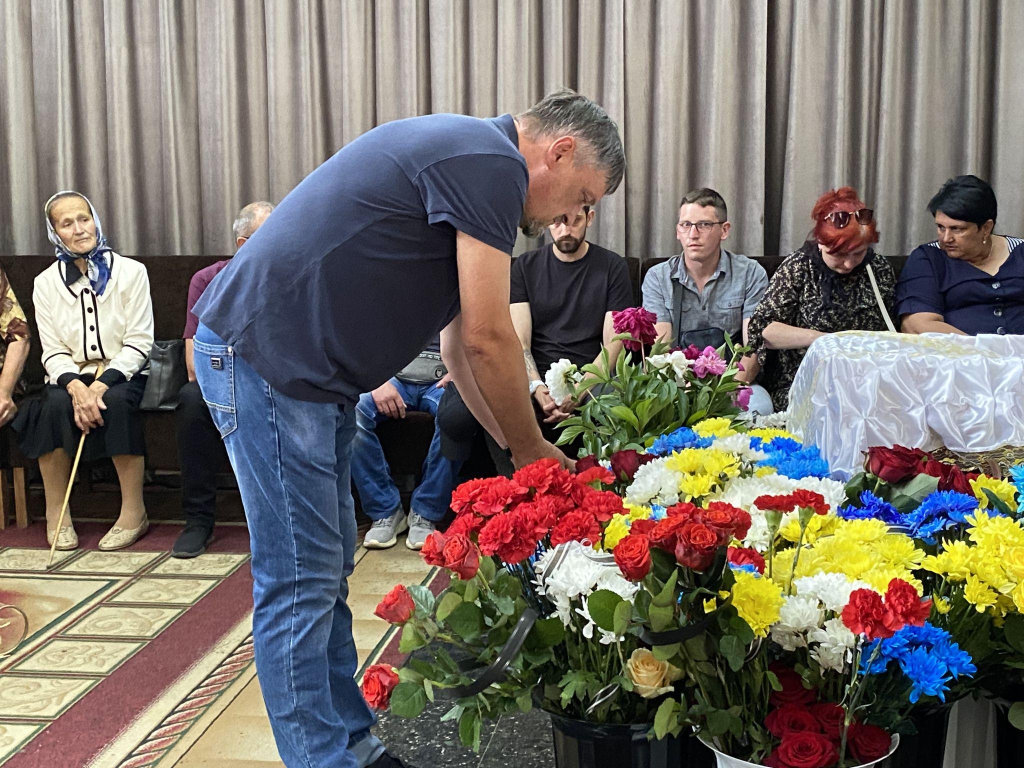 Новини Хмельницького - фото з «Тато буде бачити нас з неба». На війні загинув батько трьох дітей з Хмельницького