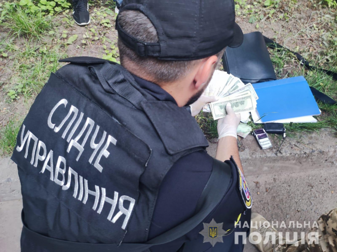 Новини Вінниці - фото з У Вінниці керівник відділу забезпечення «військкомату» за 1500 доларів «відмазував» від призову