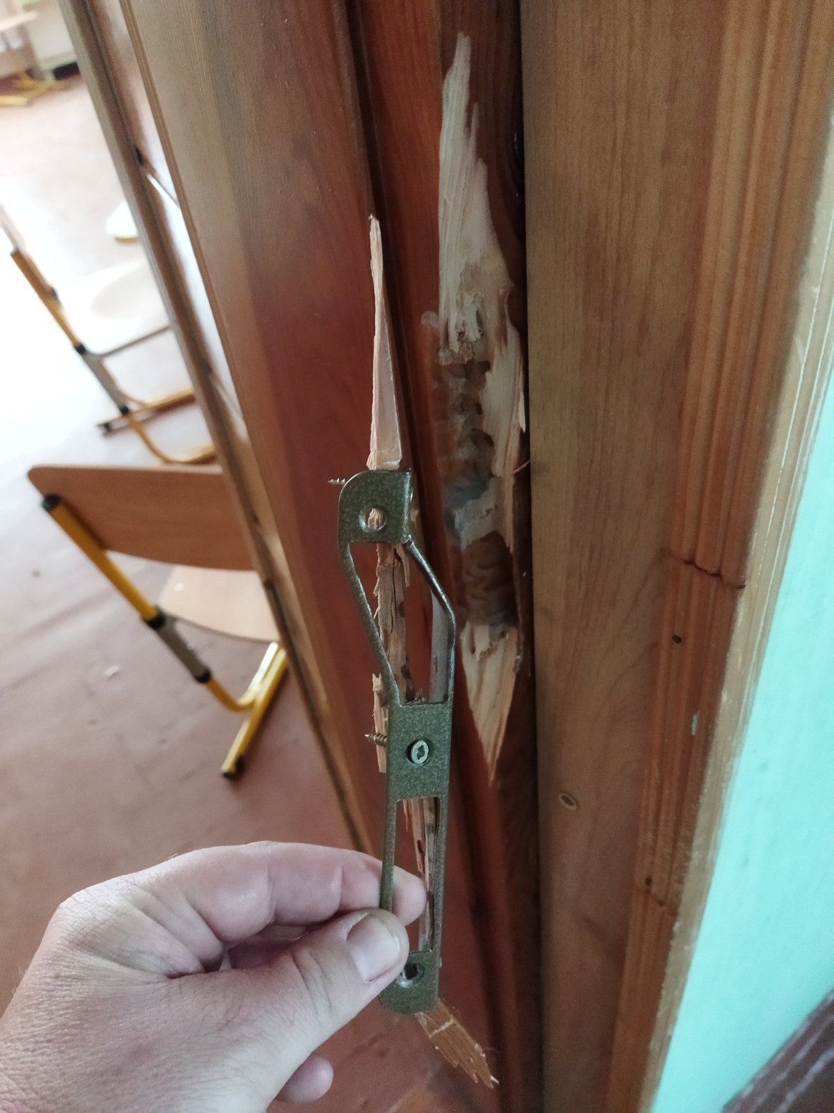 Новини Тернополя - фото з У Чорткові від ракетних обстрілів постраждали школи та дитсадок