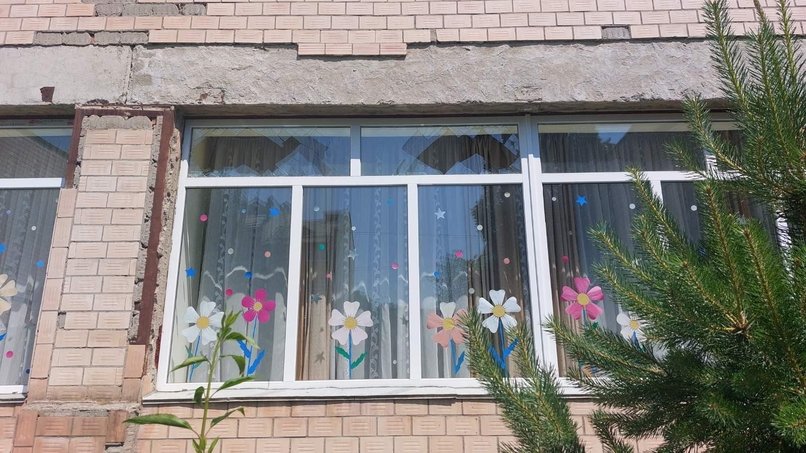 Новини Тернополя - фото з У Чорткові від ракетних обстрілів постраждали школи та дитсадок