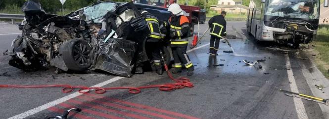 У Гайсинському районі в ДТП потрапив автобус, який прямував до Праги. Є загиблі