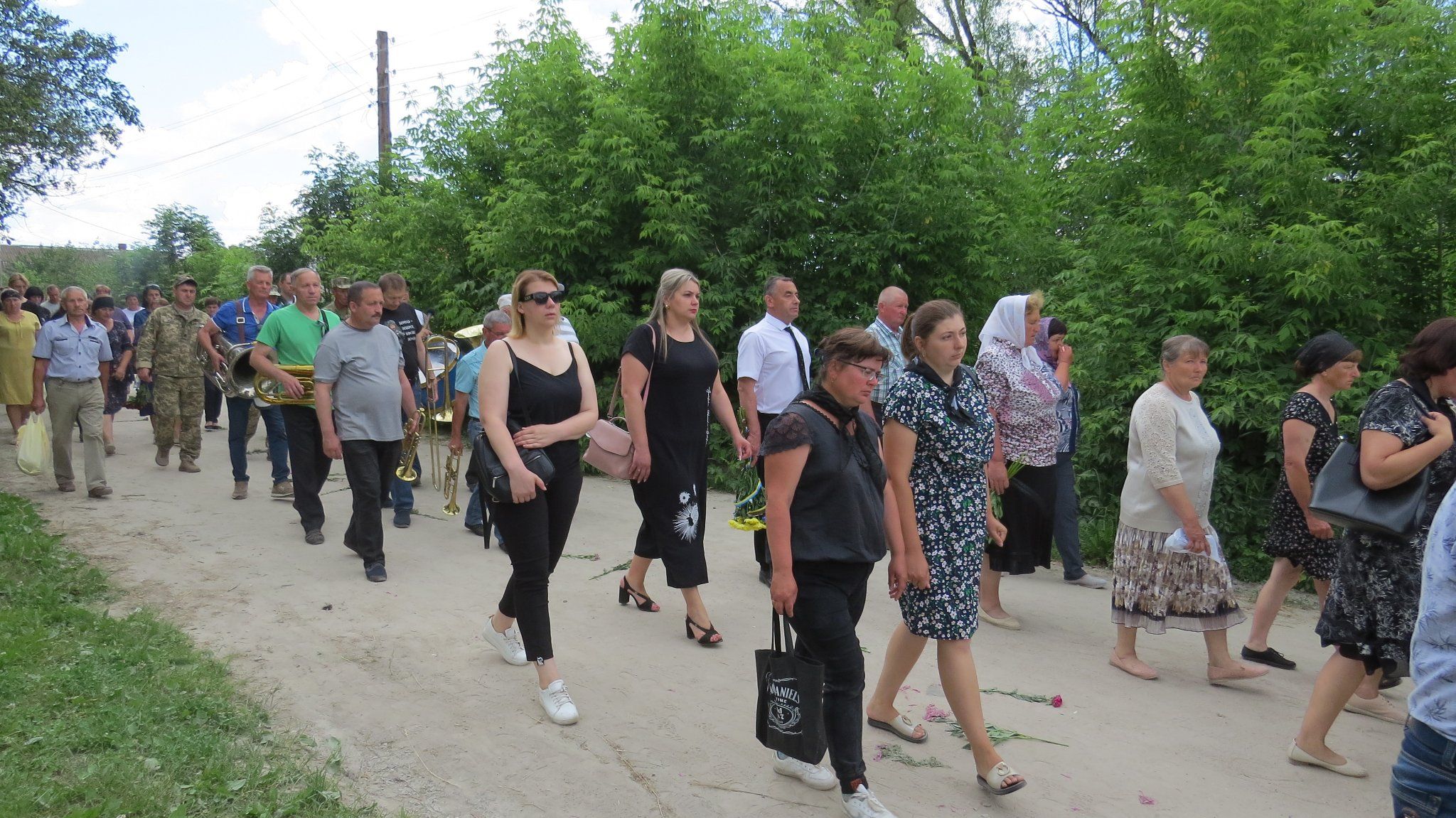 Новини Хмельницького - фото з “Татусю, світи ясним сонечком”. На Хмельниччині попрощалися із трьома Героями