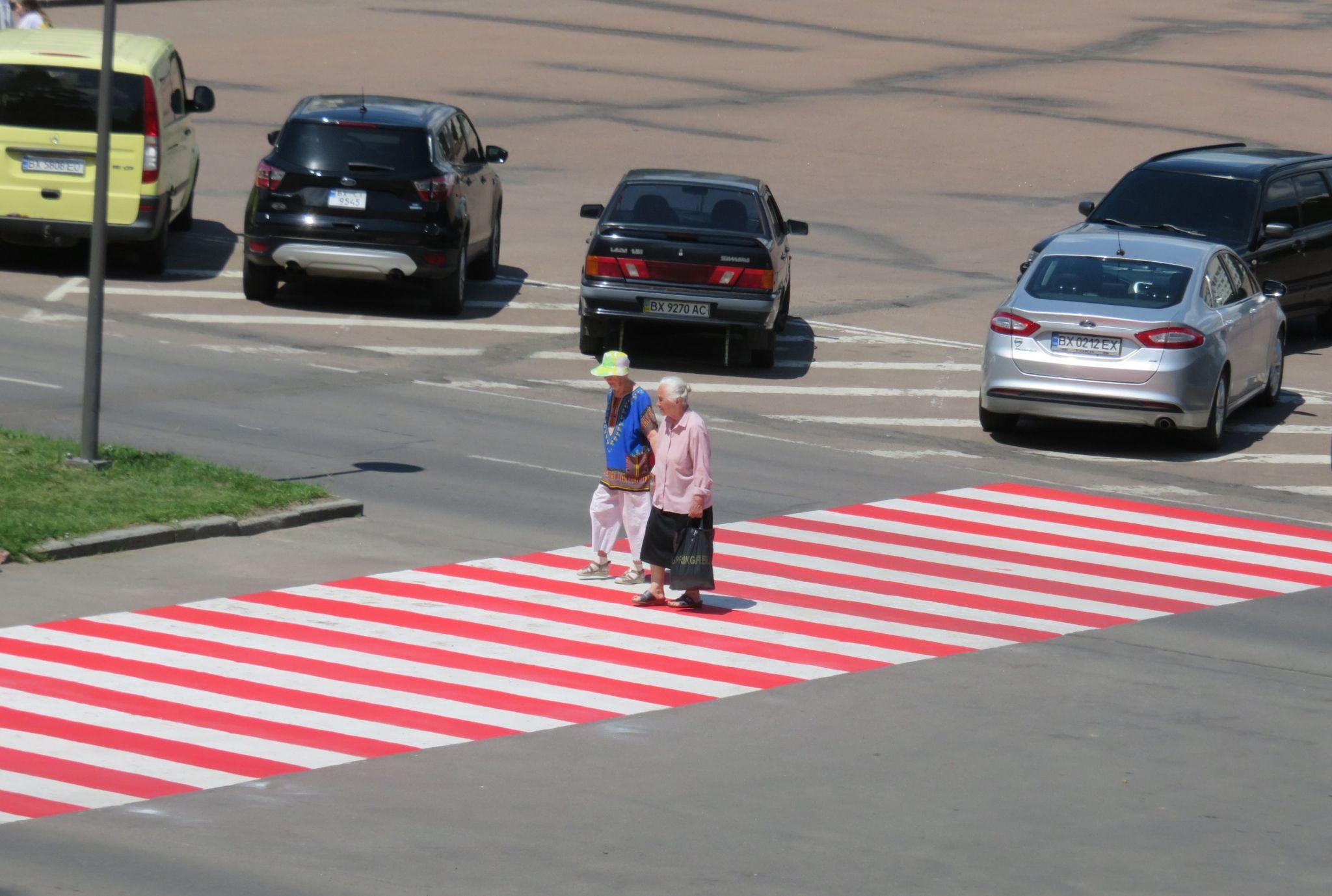 Новини Хмельницького - фото з У Хмельницькому оновлюють розмітку. Де завершили роботи та як виглядають вулиці