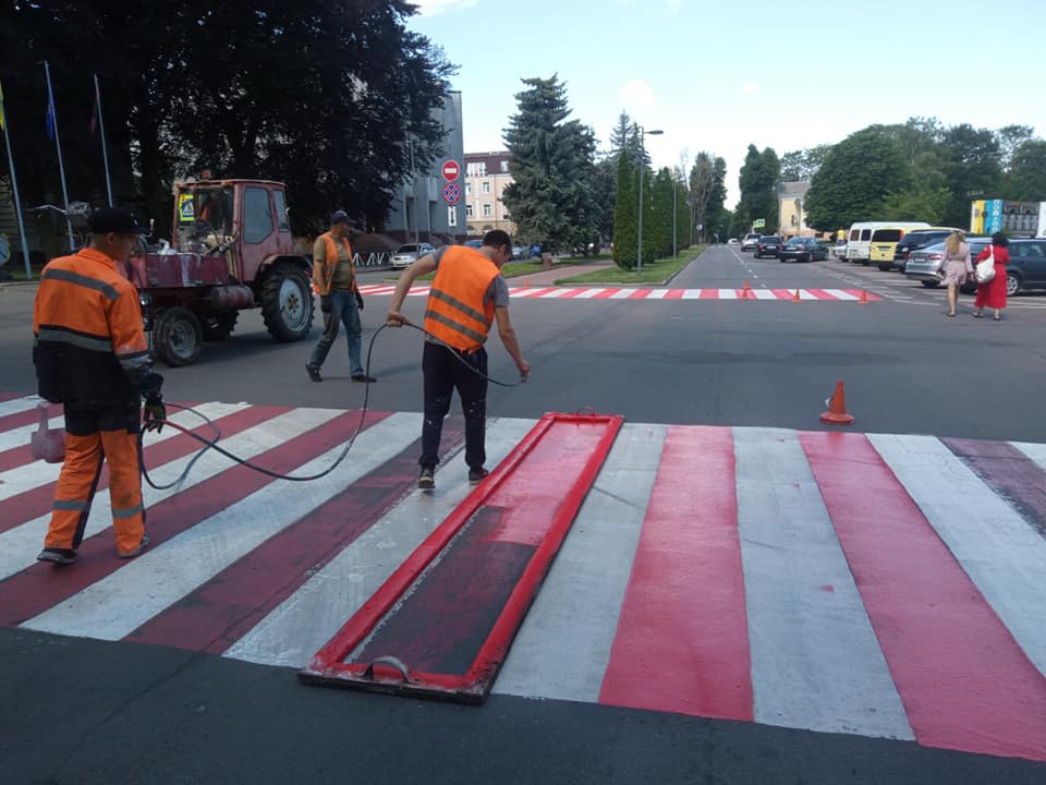 Новини Хмельницького - фото з У Хмельницькому оновлюють розмітку. Де завершили роботи та як виглядають вулиці