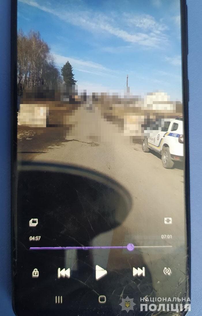 Новини Хмельницького - фото з Хмельничанин знімав на телефон військову техніку та блокпости