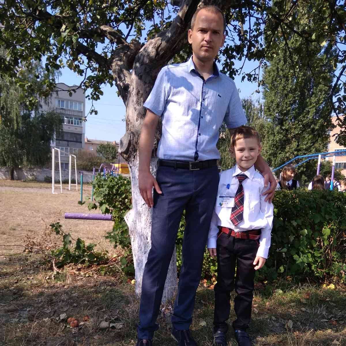 Новини Хмельницького - фото з “Україна для нього - не просто слово”. У Славуті попрощалися з військовим Сергієм Глушанцем