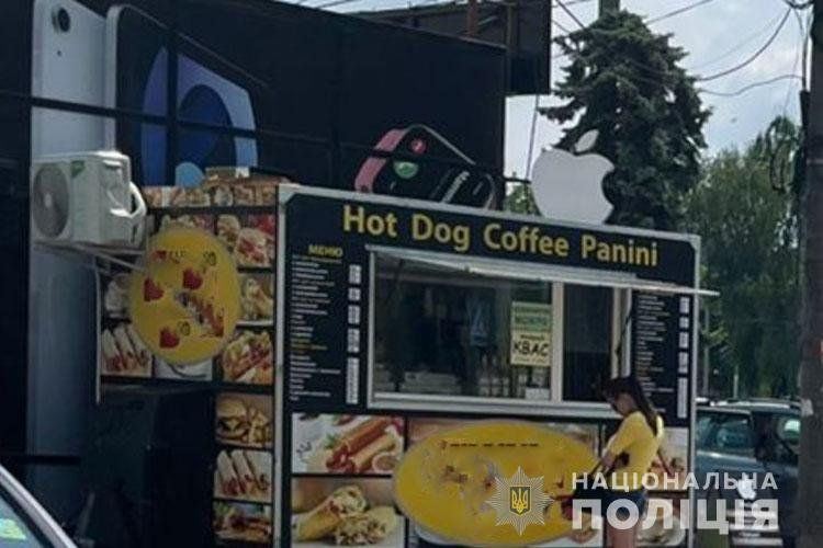 Новини Тернополя - фото з У Тернополі злодій пограбував ятку з хот-догами. Що виніс